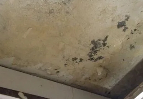 喀什地阳台漏水维修公司分享下喀什地卫生间渗水维修需要注意哪些问题。