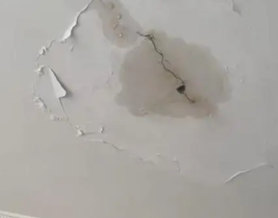 喀什地阳台漏水维修公司分享下屋面防水工程质量问题原因分析